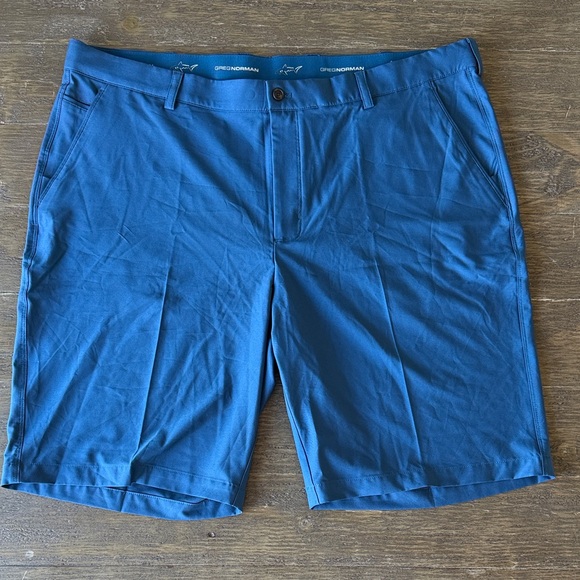 Greg Norman Collection Other - Greg Norman Men's ML75 Microlux 10" Golf Shorts